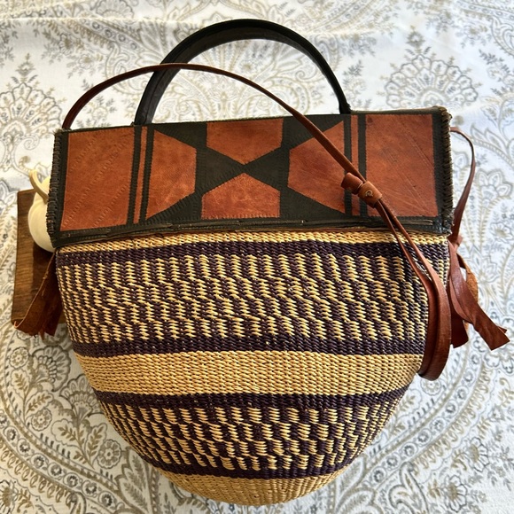 Bolga Basket purse, Handcrafted Woven Basket Bag, with leather details. - Picture 2 of 4